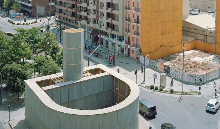 Leopold Banchini’s Roundabout Bathhouse Redefines Public Space