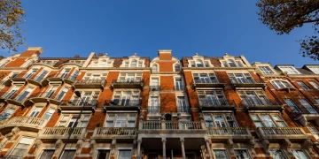 London luxury home sales drop