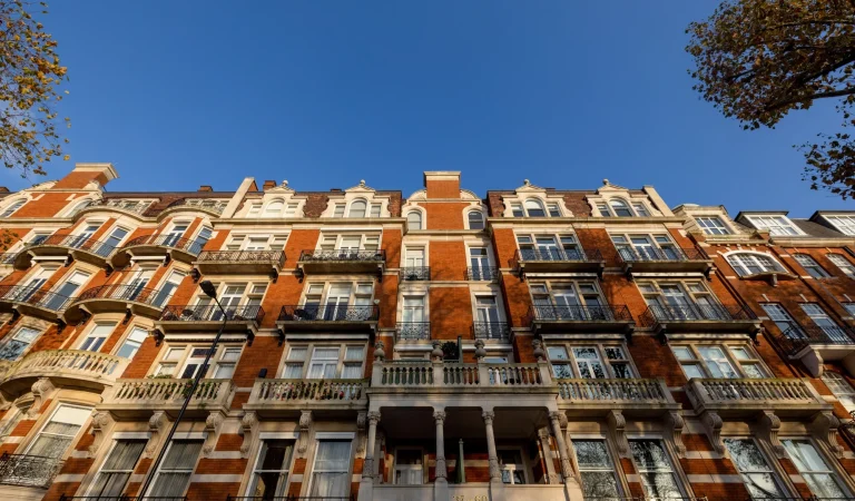 London Luxury Home Sales Drop Amid Anticipation of Tax Increases