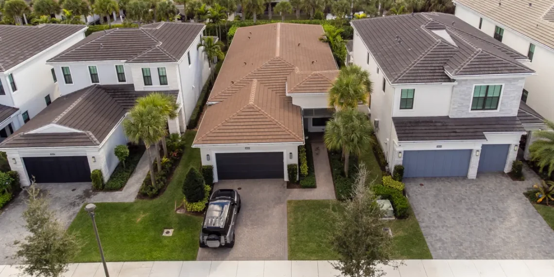 Mortgage Applications Decline by 8.5% as Interest Rates Hit Three-Week High