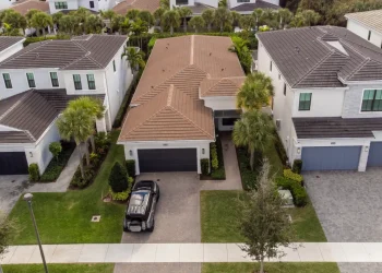 Mortgage Applications Decline by 8.5% as Interest Rates Hit Three-Week High