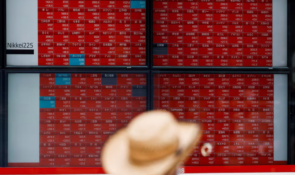 Hedge Funds Buy Record Amount of Asia Equities, Goldman Says
