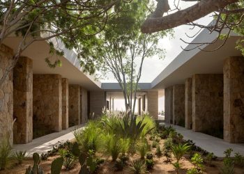 Casa La Vista: Desert Residence by MEDEZA CDQ and VERTEBRAL