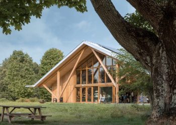 Timber Pavilion Farmstand Redefines Sustainable Design